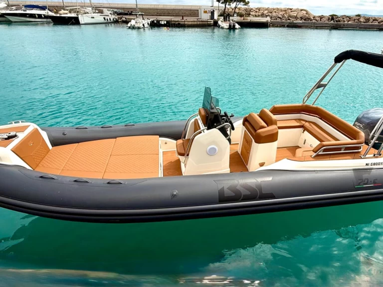 Bsc BSC 70 Limited a louer à Saint-Laurent-du-Var