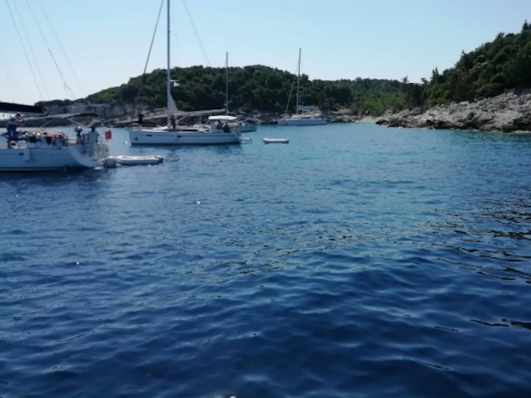 Location bateau Jeanneau Sun Odyssey 39 DS à Páleros sur Samboat