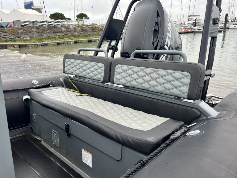 Louer Semi-rigide avec ou sans skipper Highfield à La Rochelle