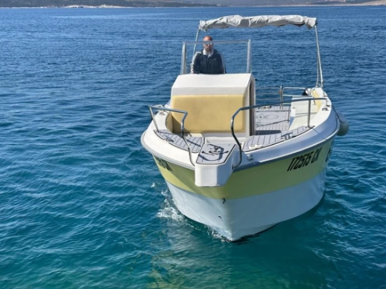 Location bateau Orka 740 open à Crikvenica sur Samboat