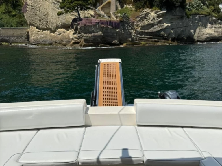 Louer Bateau à moteur avec ou sans skipper Fiart à Bacoli