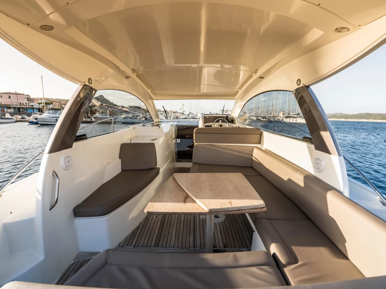 Location bateau Jeanneau LEADER 9 HT à Madeira Islands sur Samboat