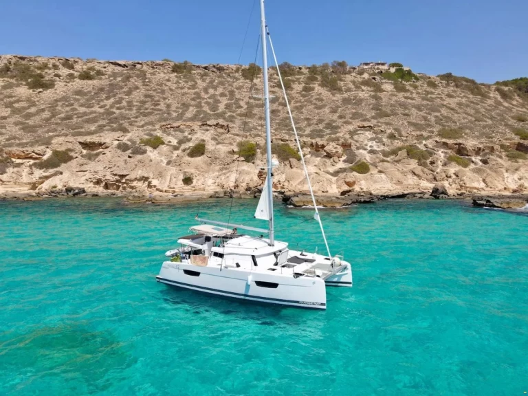 Location à Toulon - Fountaine Pajot Astrea 42 sur SamBoat