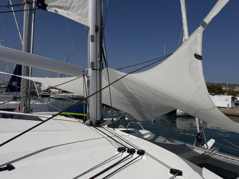 Location Catamaran à Toulon - Fountaine Pajot Astrea 42