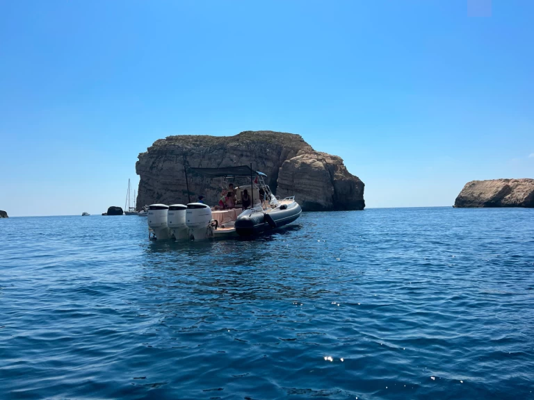 Louez un Nuova Nuova Jolly Prince 38 Sport Cabin à Valletta