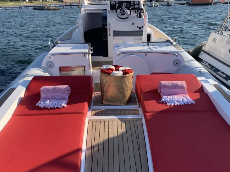 Location Semi-rigide Pirelli avec permis