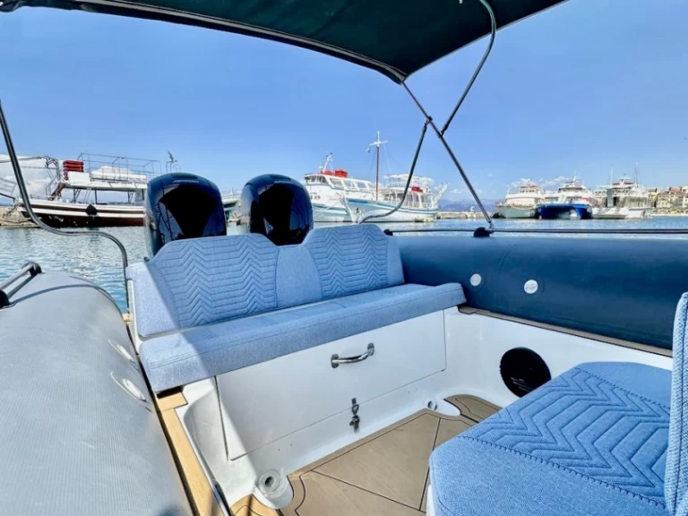 Location à Corfou - Dromor Rid 300 hp (2 x 150 ) sur SamBoat