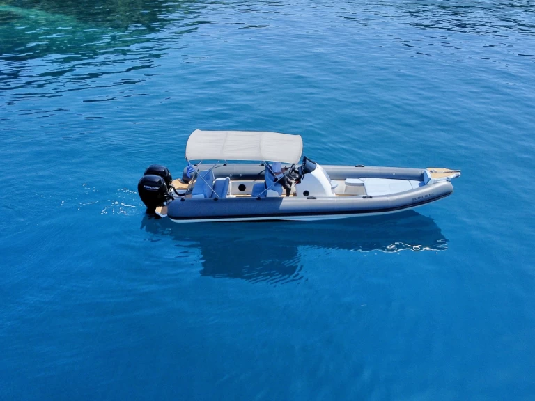 Semi-rigide à louer à Corfou au meilleur prix