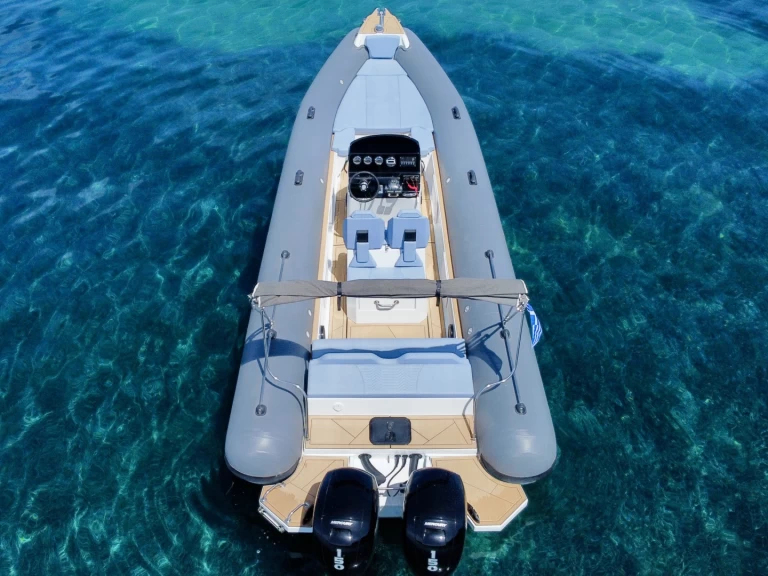 Location à Corfou - Dromor Rid 300 hp (2 x 150 ) sur SamBoat