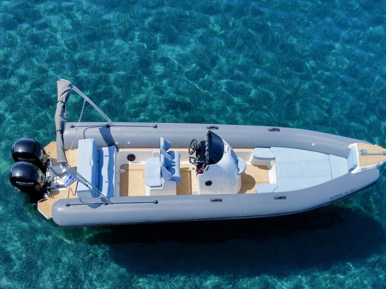 Louez un Dromor Rid 300 hp (2 x 150 ) à Corfou