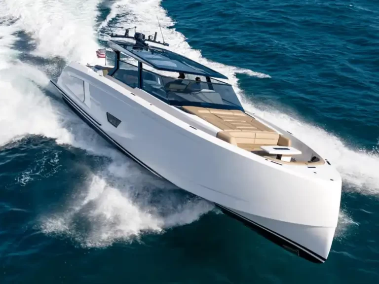 Location bateau Port Cogolin pas cher Eleven