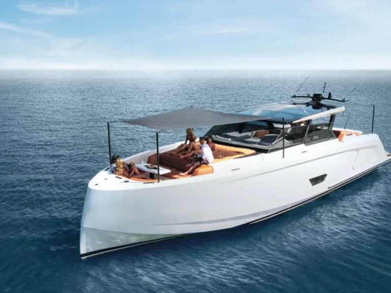 Louer Bateau à moteur avec ou sans skipper Vanquish 58 T-Top à Port Cogolin