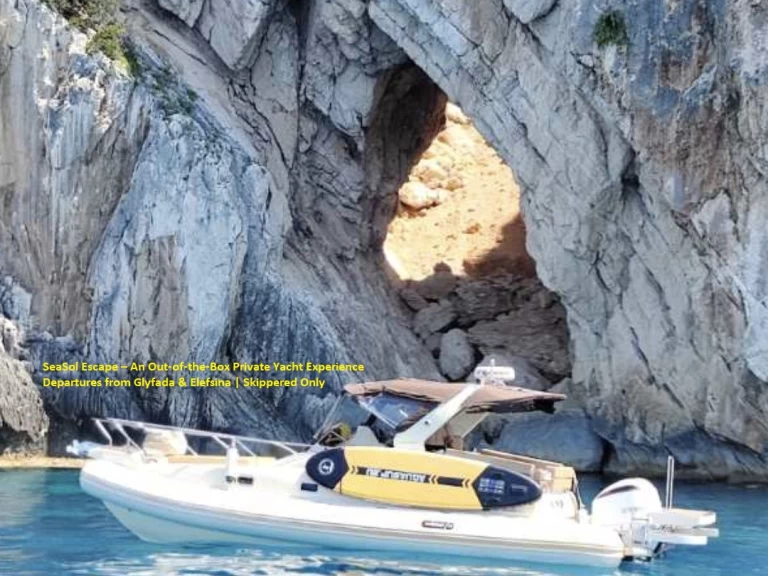 Semi-rigide à louer à Ellinikó au meilleur prix