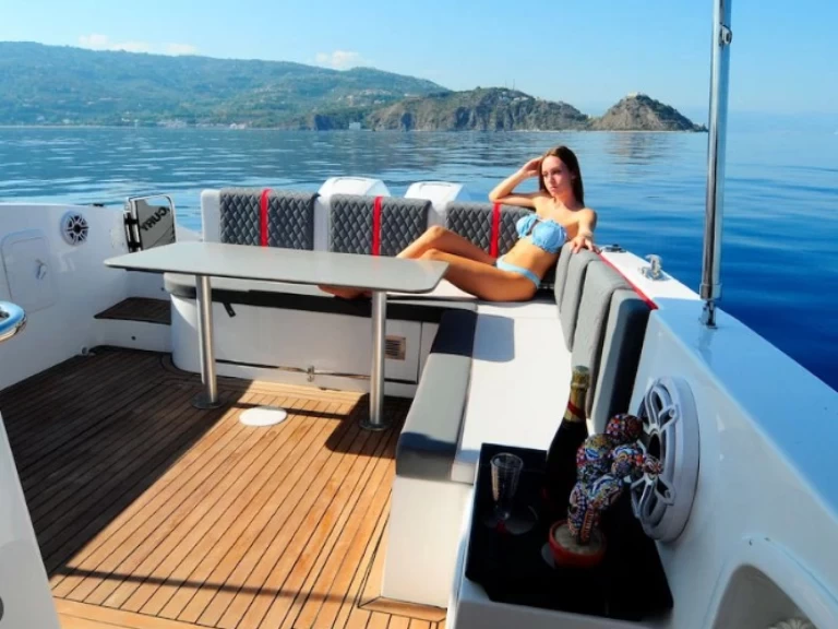 Location bateau Saver Saver 330 WA à Patti sur Samboat