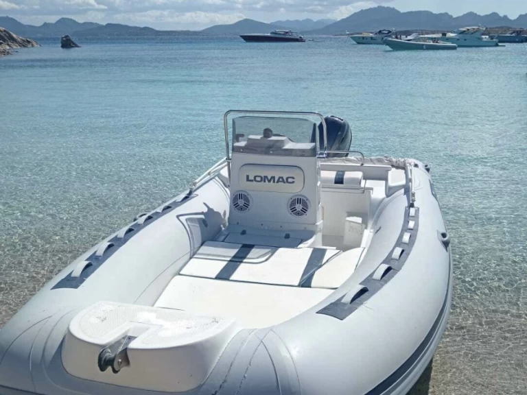 Location Semi-rigide Lomac avec permis