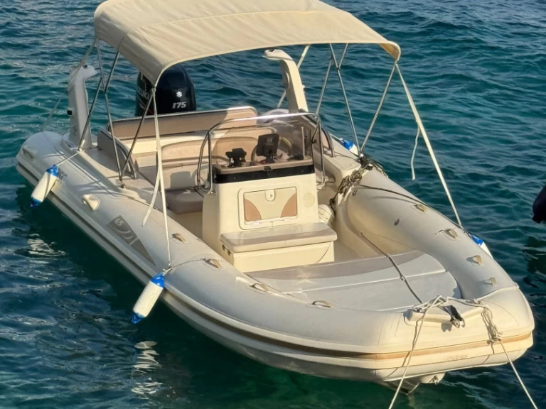 Louez un Bsc BSC 65 à Hvar