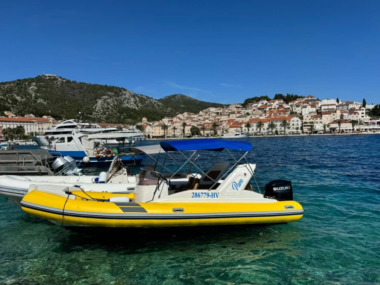 Solemar Aquamax F23 a louer à Hvar