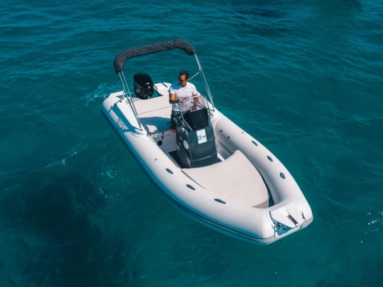 Location Semi-rigide à Palerme - Trimarchi 58