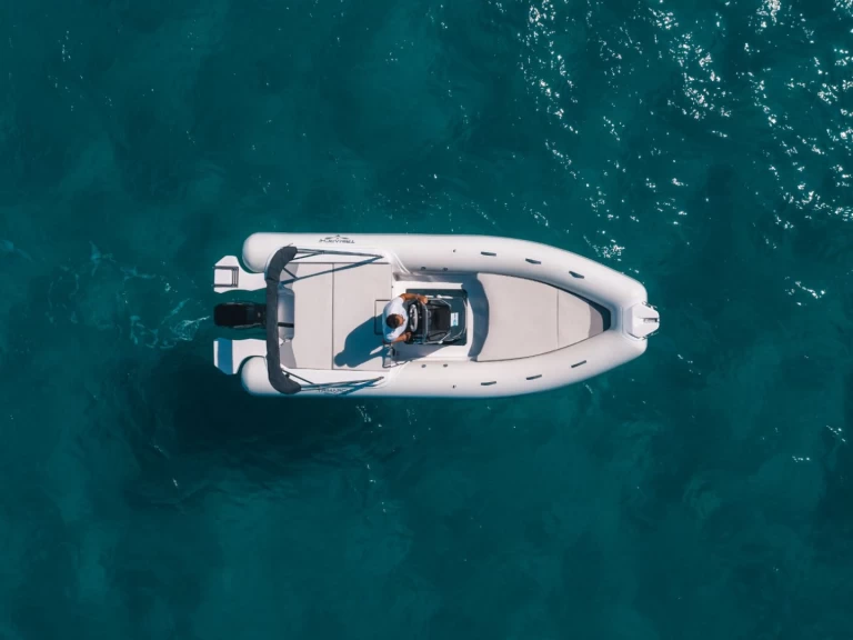 Location Semi-rigide Trimarchi avec permis