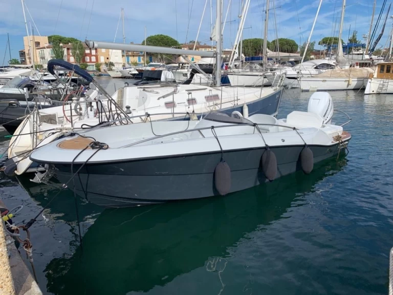 Location bateau Port Grimaud pas cher Libra open