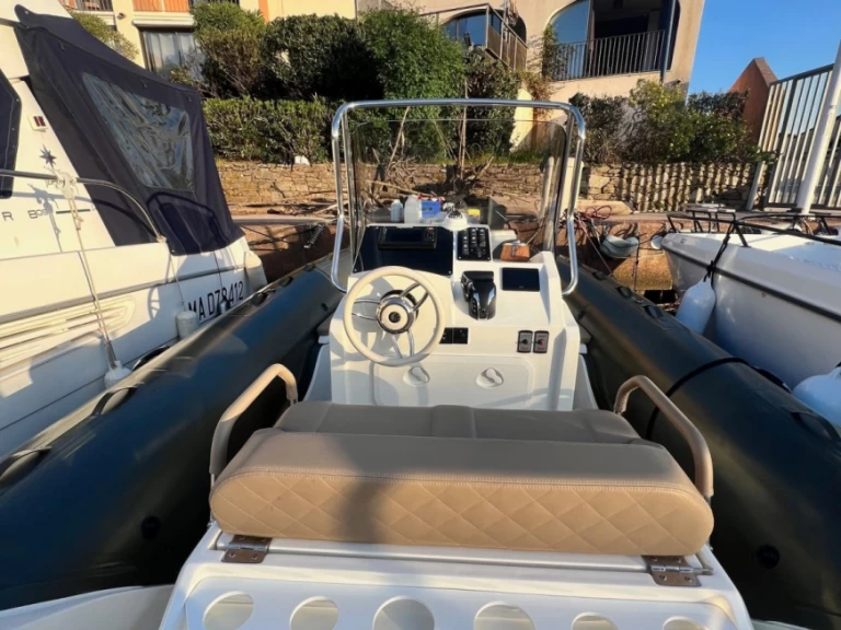 Location bateau Capelli Tempest 775 SUN à Port Grimaud sur Samboat