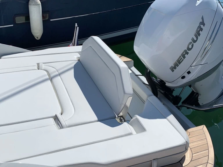 Location bateau Port Grimaud pas cher Libra open