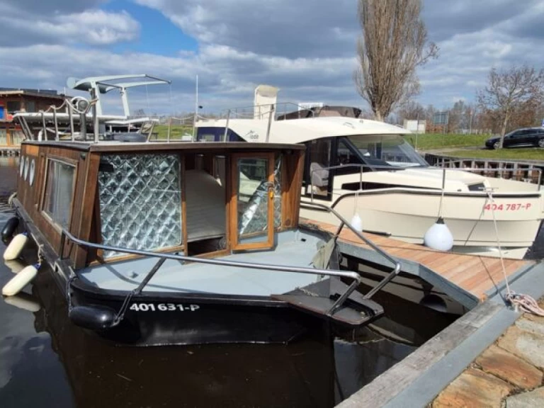 Location Bateau à moteur à České Vrbné - Traweller YB35