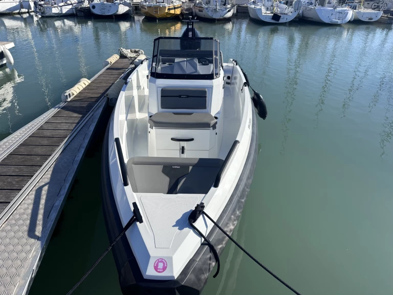 Louez un Iron Boat 707 à La Rochelle