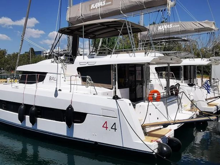 Louer Catamaran avec ou sans skipper Bali à Álimos