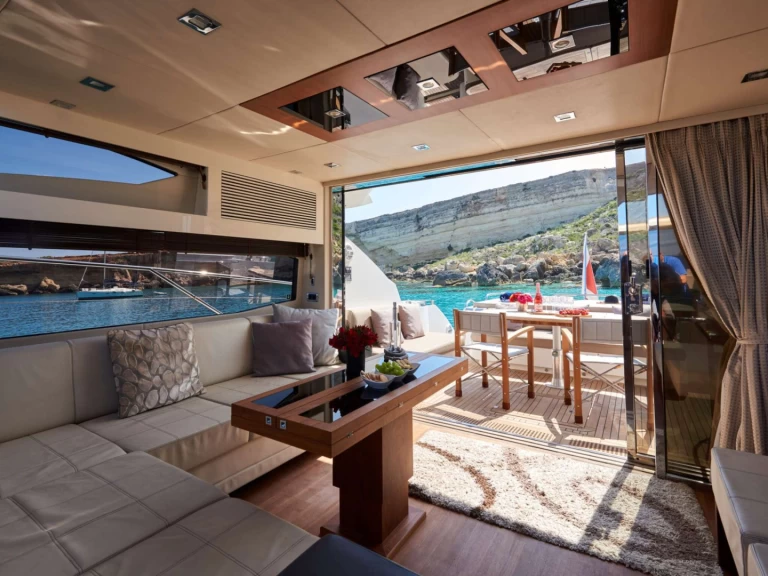 Louez un Sunseeker Vellamo à Valletta