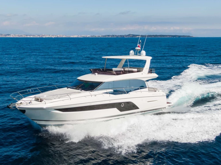 Location Yacht Jeanneau avec permis