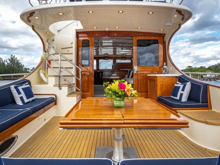 Location Yacht Vicem avec permis