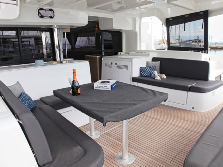 Location bateau Lagoon Lagoon 46 à Benítses sur Samboat