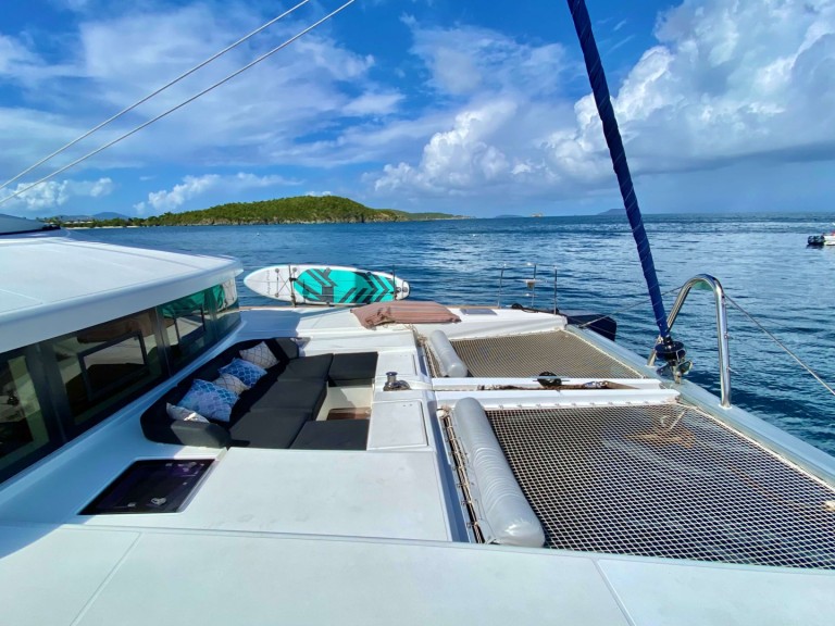 Location bateau Belize City pas cher Lagoon 52 - 5 + 1 cab.