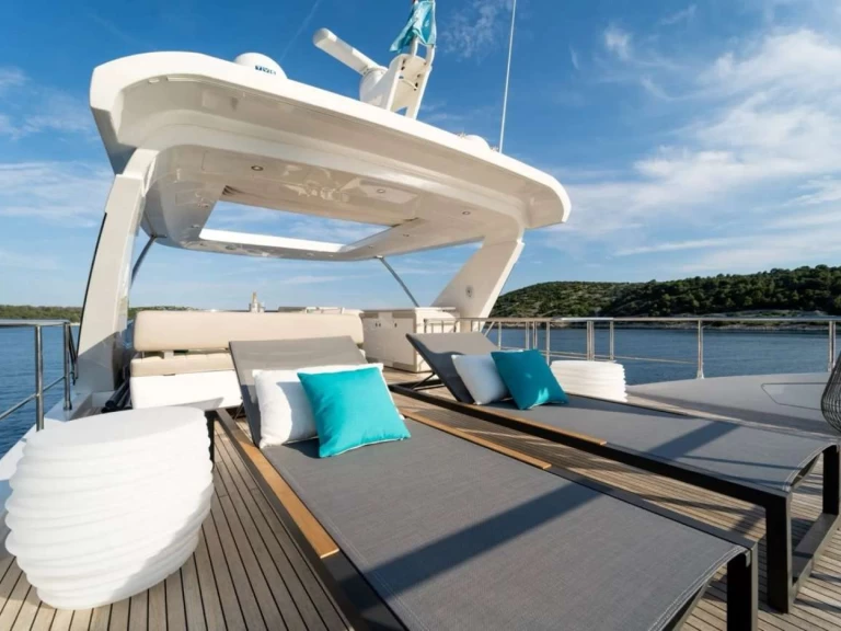 Location Yacht Azimut avec permis
