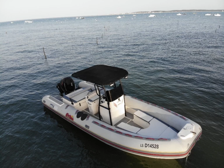 Louer Semi-rigide avec ou sans skipper Bwa à Lège-Cap-Ferret
