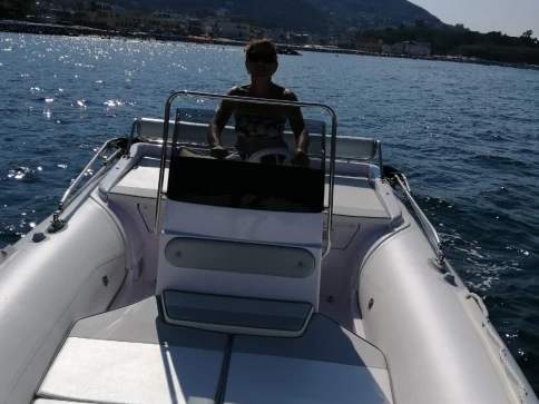 Louer Semi-rigide avec ou sans skipper Selva à Port d'Ischia