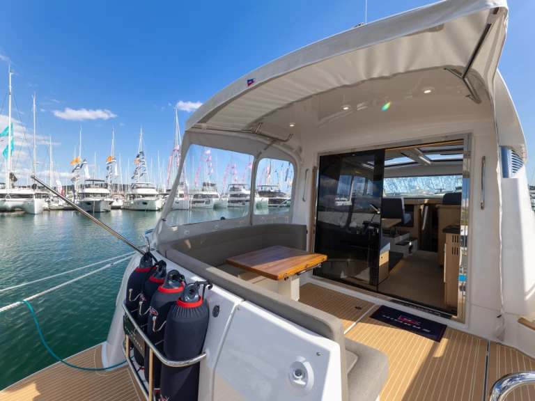 Nimbus Nimbus 405 Coupé a louer à Split