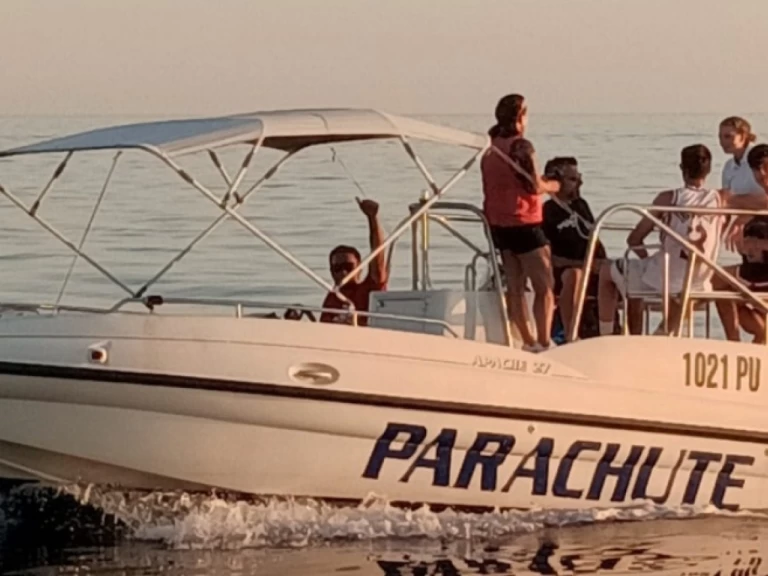 Bateau à moteur à louer à Pula au meilleur prix