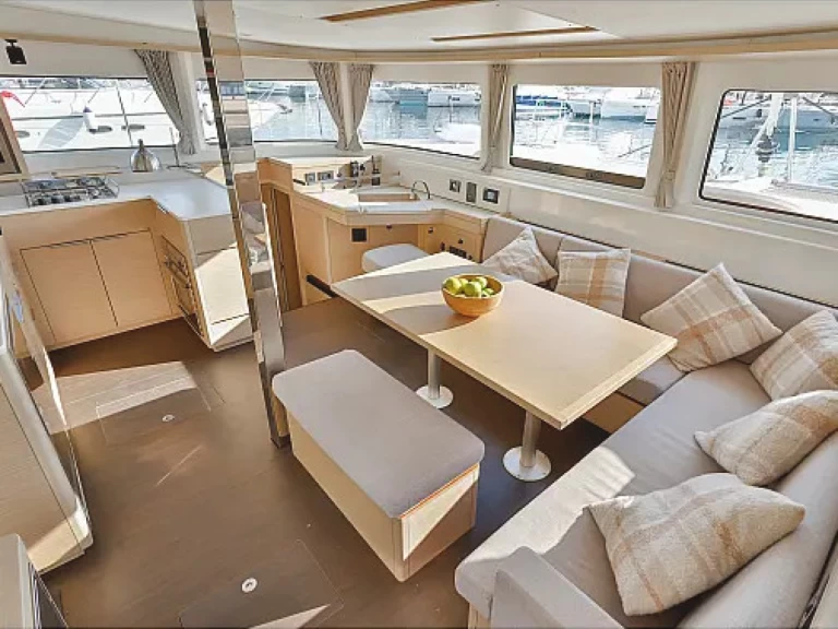 Location bateau Lagoon Lagoon 46 à Tivat sur Samboat