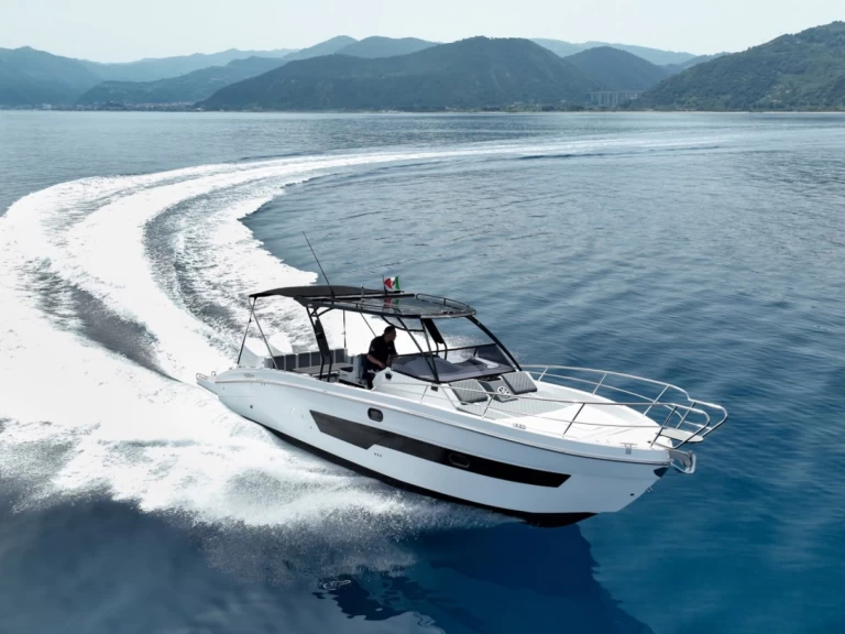 Louez un Saver Saver 330 Sport à Taormina