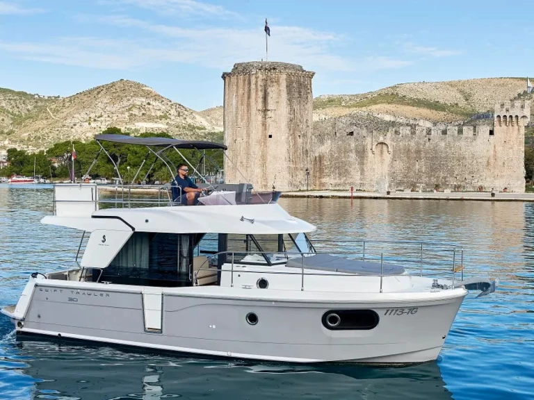 Location Bateau à moteur à Trogir - Bénéteau Swift Trawler 30