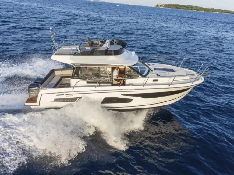 Location bateau Jeanneau Merry Fisher 1095 Fly à Trogir sur Samboat