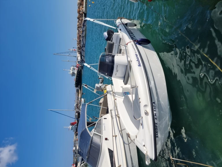 Louer Bateau à moteur avec ou sans skipper Poseidon à Agía Pelagía