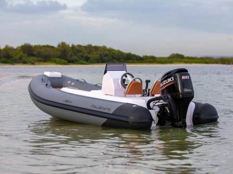 Location Semi-rigide Italboats avec permis