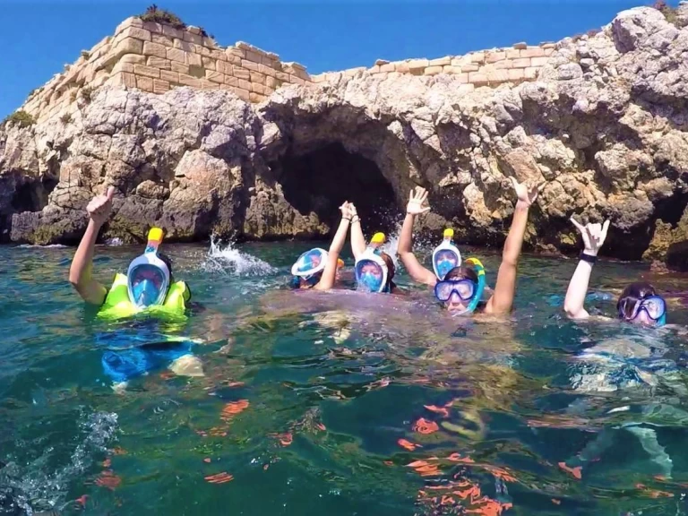 Bateau à moteur à louer à Port d'Alicante au meilleur prix
