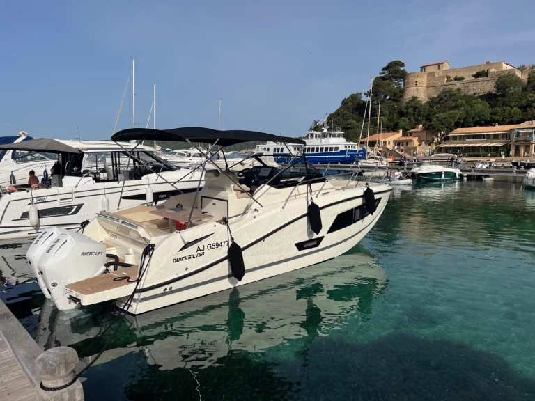 Louez un Quicksilver Activ 875 Sundeck à Cannes