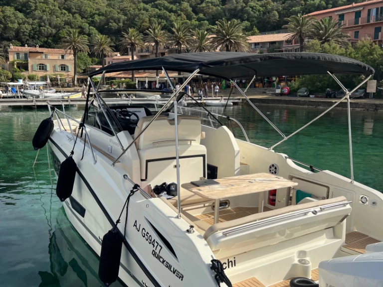 Location bateau Cannes pas cher Activ 875 Sundeck