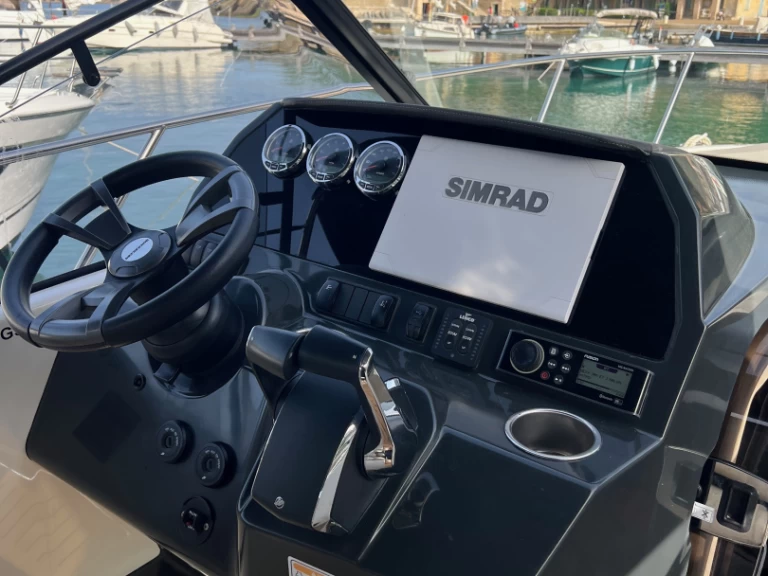 Location bateau Quicksilver Activ 875 Sundeck à Cannes sur Samboat