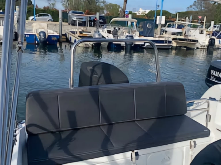 Bénéteau Flyer 6.6 SPACEdeck a louer à Monaco